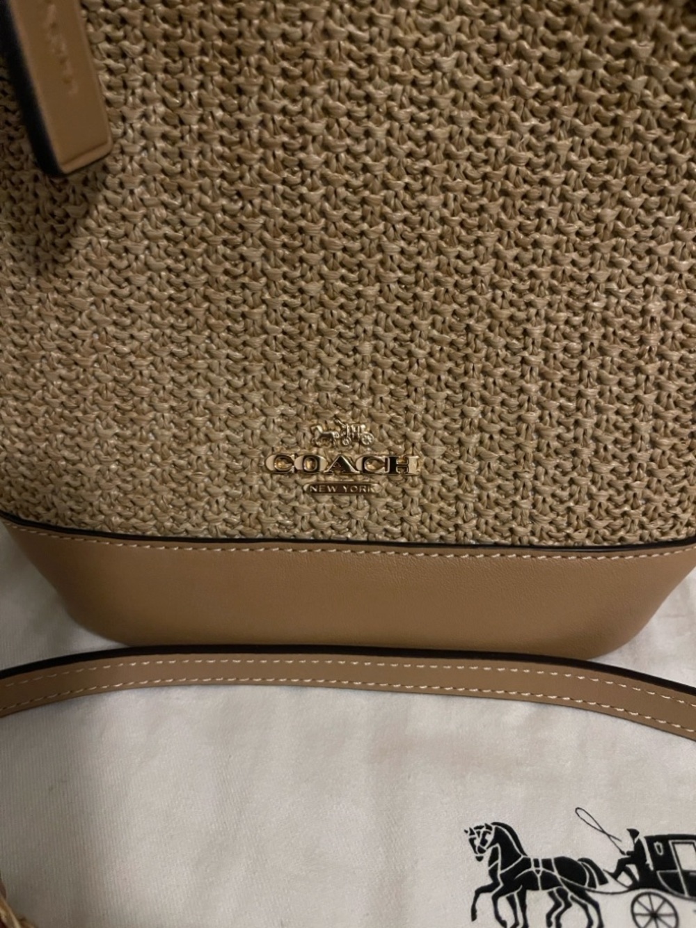 NWOT..Coach Hanna Bucket Bag - Picture 3 of 6